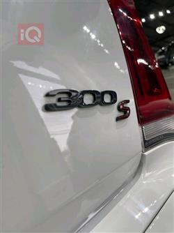 کرایسلەر 300